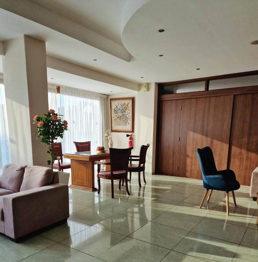 M. Moniatis Hotel Limasol Buitenkant foto