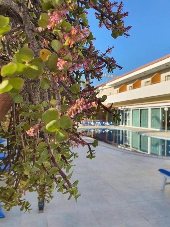 M. Moniatis Hotel Limasol Buitenkant foto