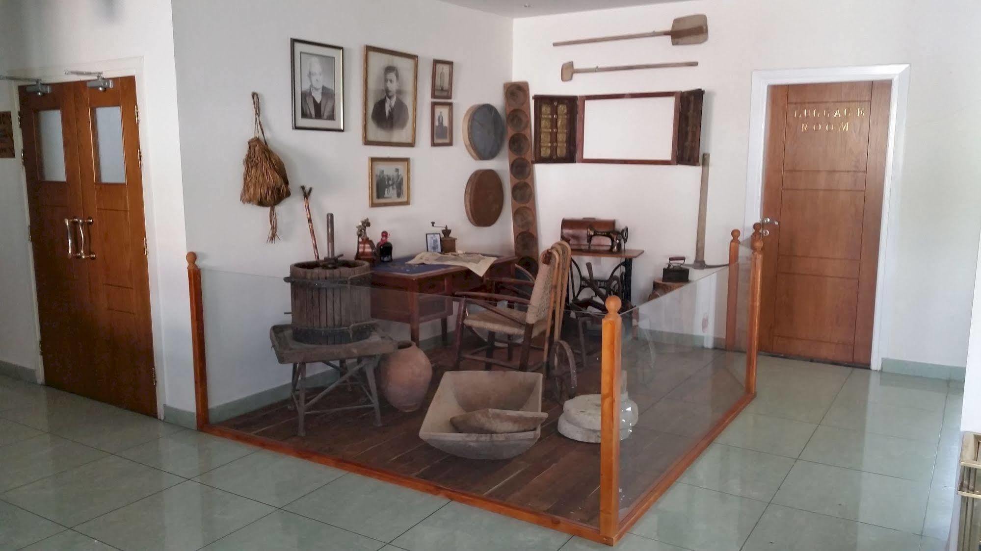 M. Moniatis Hotel Limasol Buitenkant foto
