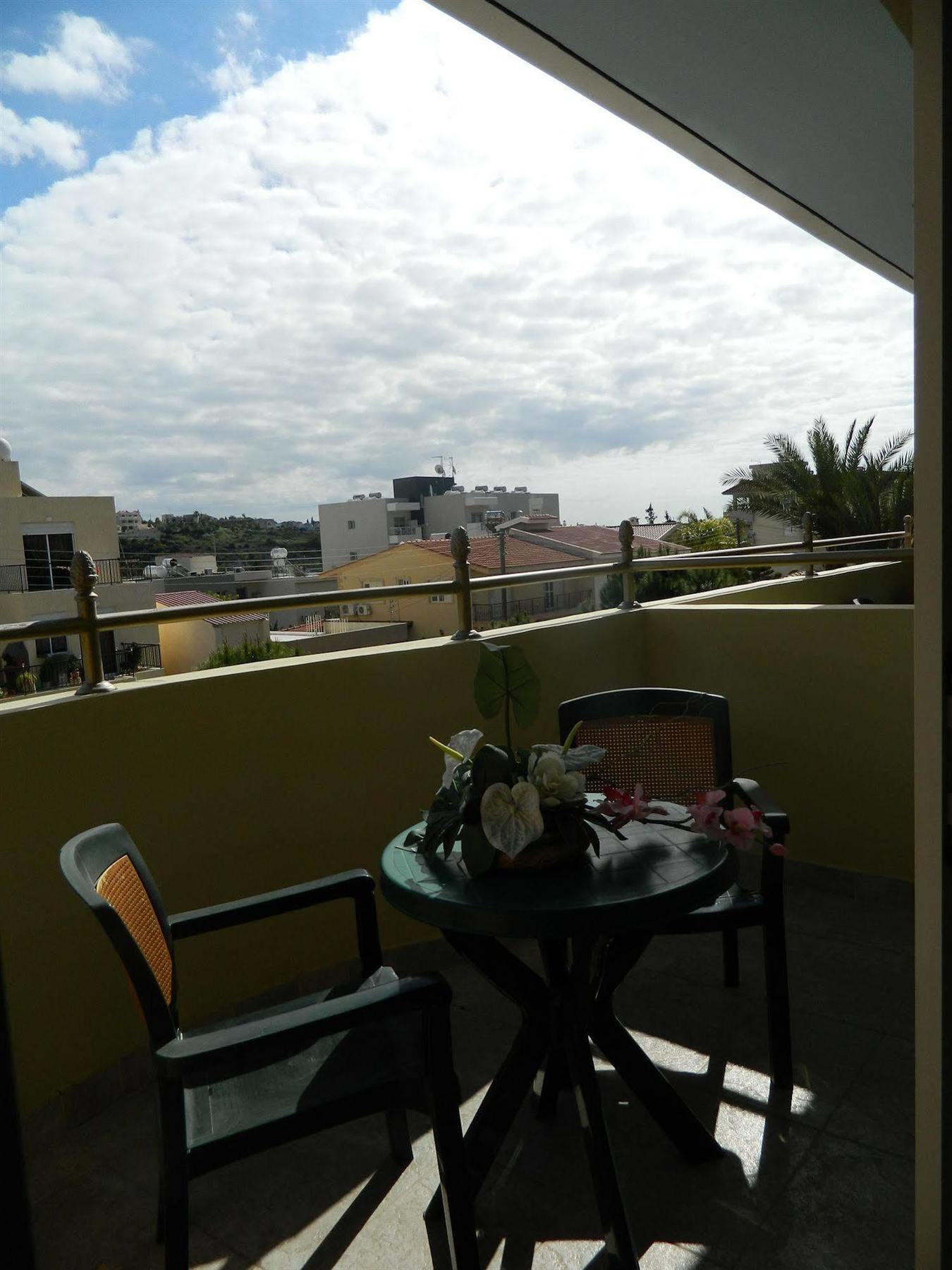 M. Moniatis Hotel Limasol Buitenkant foto