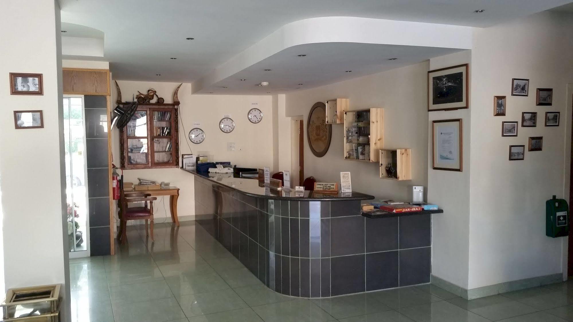 M. Moniatis Hotel Limasol Buitenkant foto