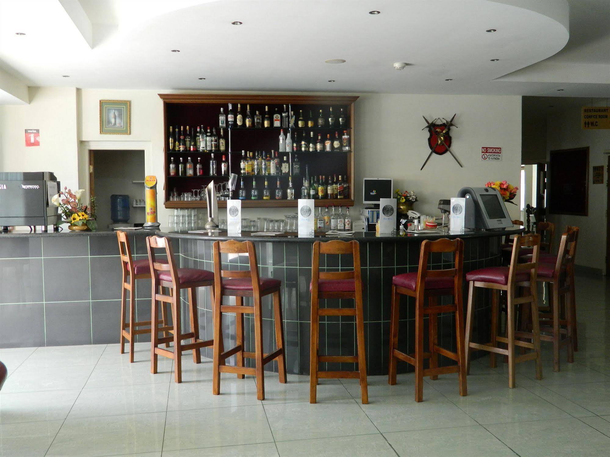 M. Moniatis Hotel Limasol Buitenkant foto