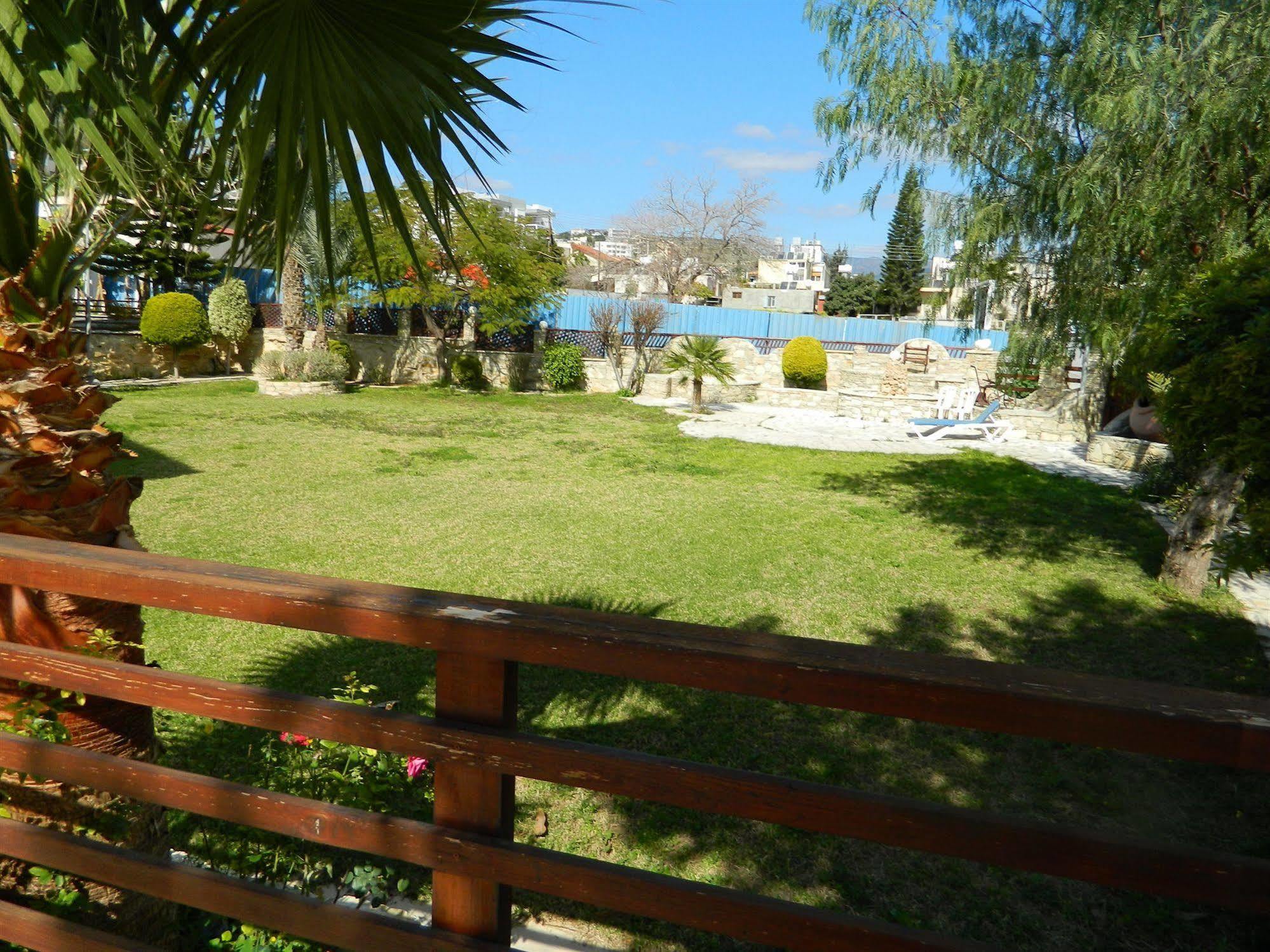 M. Moniatis Hotel Limasol Buitenkant foto