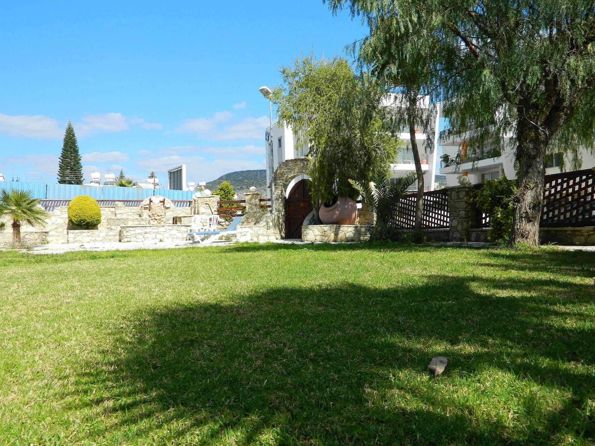 M. Moniatis Hotel Limasol Buitenkant foto