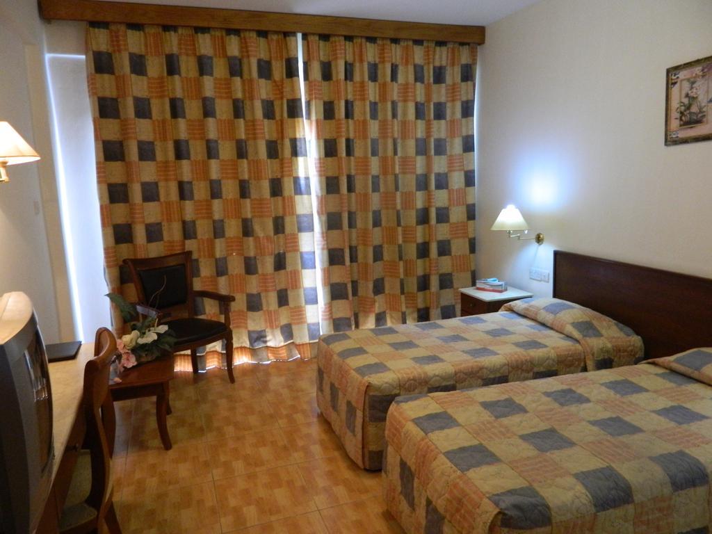 M. Moniatis Hotel Limasol Buitenkant foto