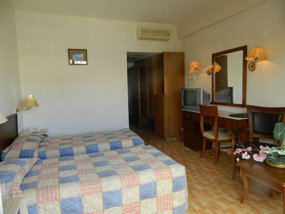 M. Moniatis Hotel Limasol Buitenkant foto
