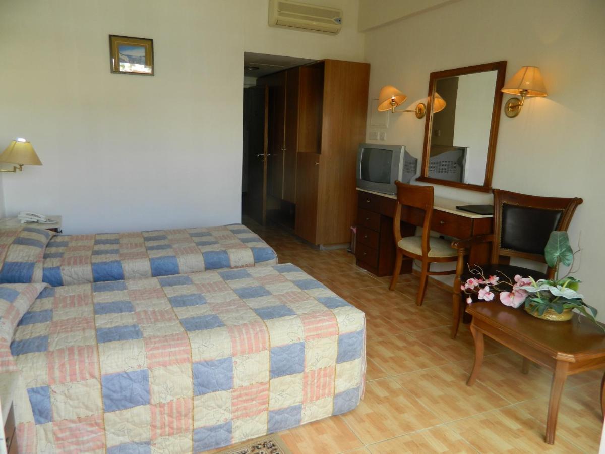 M. Moniatis Hotel Limasol Buitenkant foto