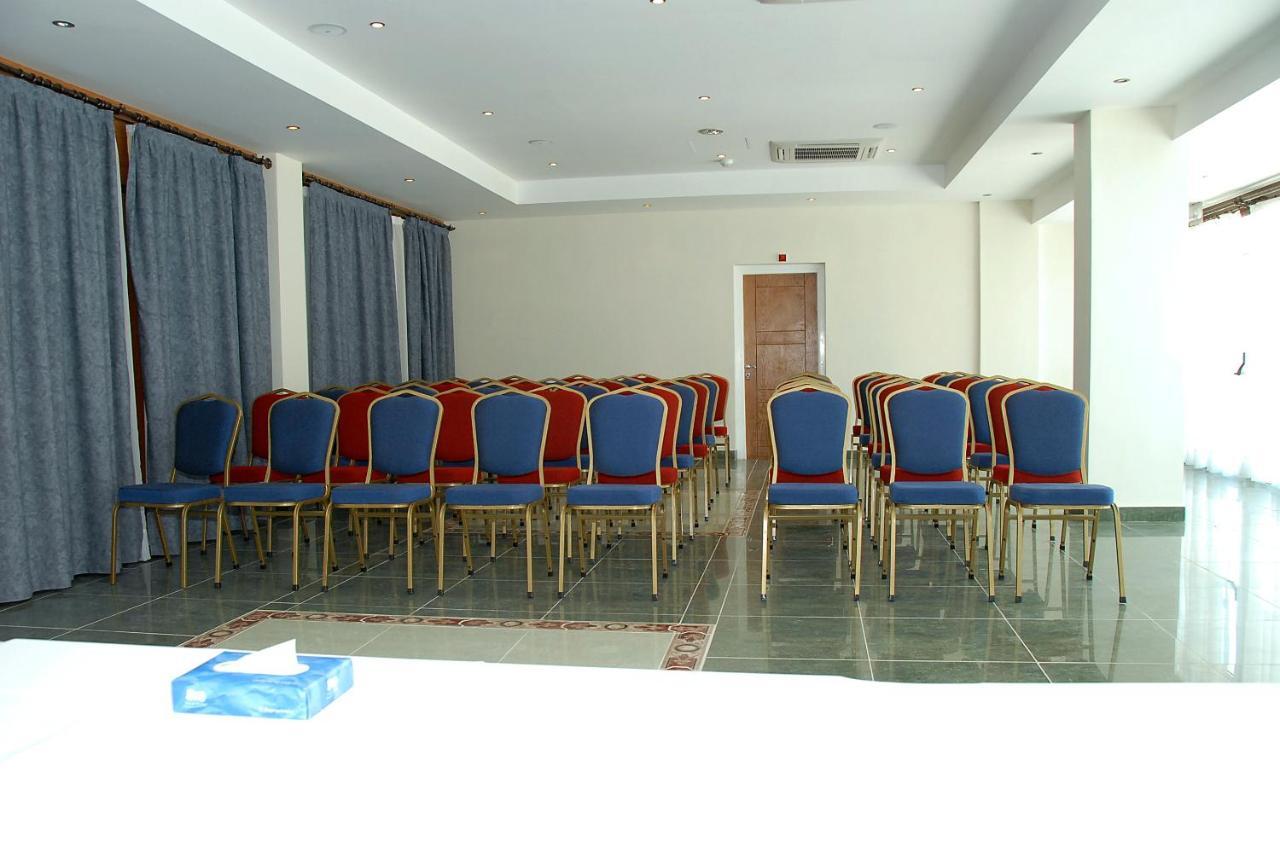 M. Moniatis Hotel Limasol Buitenkant foto